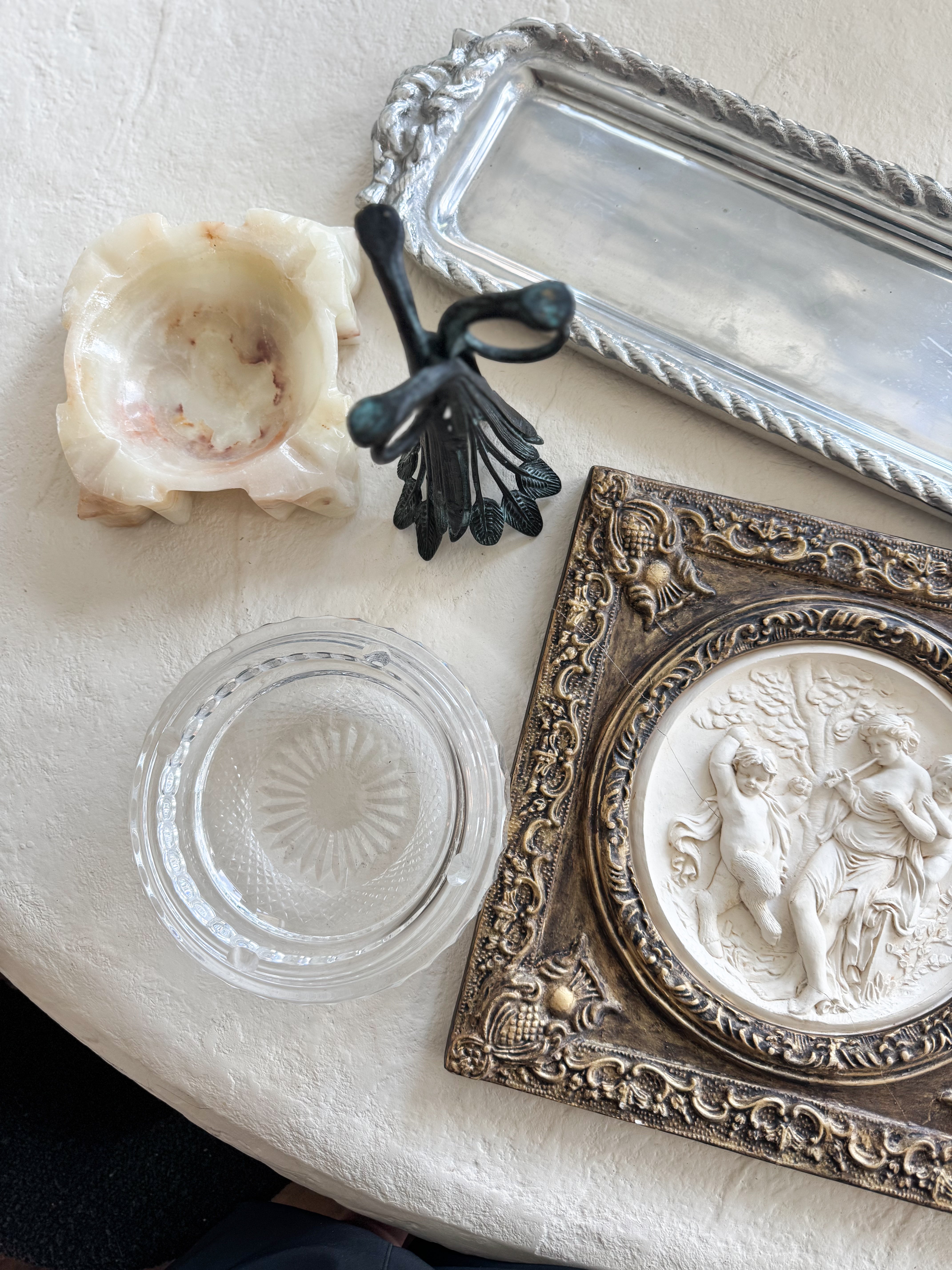 How to Mix Modern and Vintage Decor to Add Character to Your Space